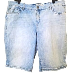 Torrid‎ Women's Stretch Denim Light Wash Bermuda Jean Shorts Jorts